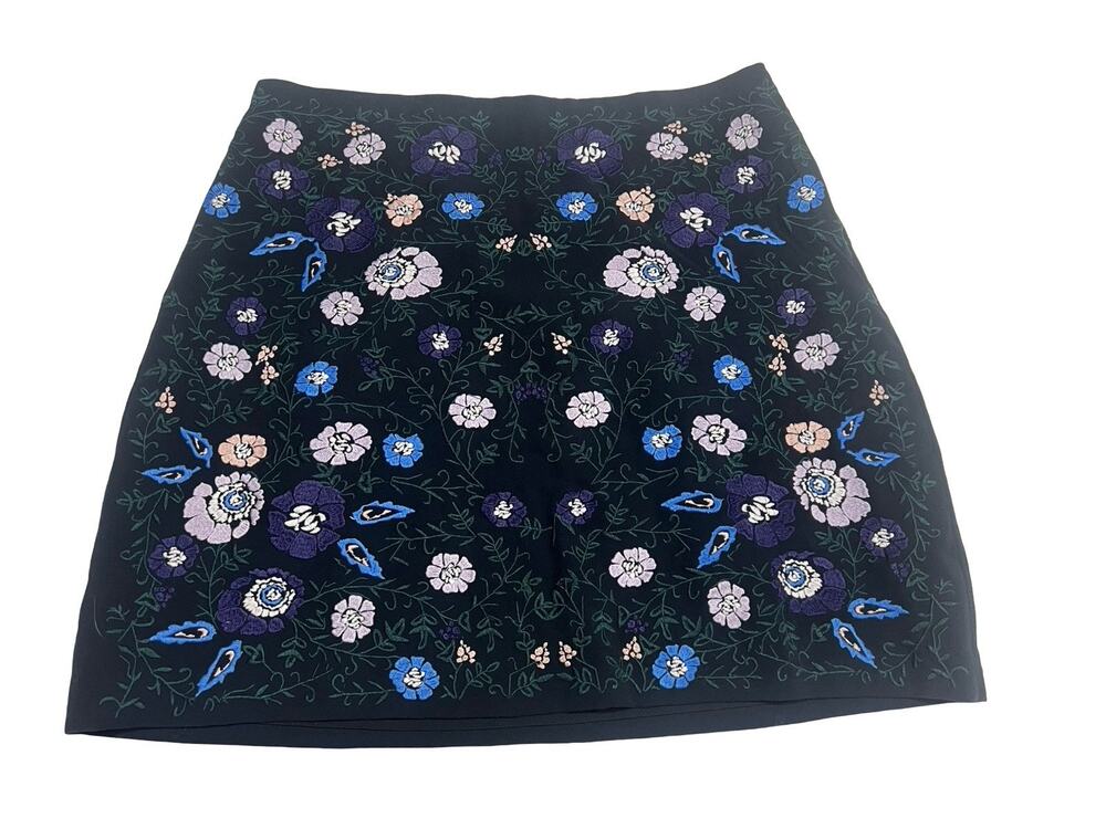 Club Monaco Kalani Floral Embroidered Navy Blue Mini Skirt SZ 6